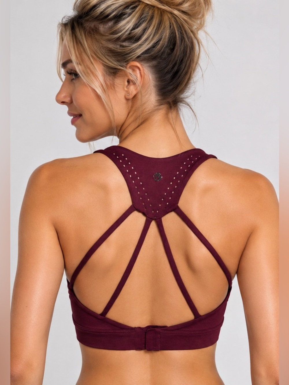 BuffyBunny Burgundy Perforated Strappy Sports Bra | XS | Like New 💪🐰
